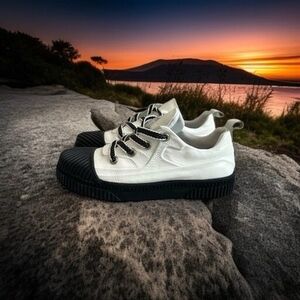 Rilassare Leather Lace Up Sneakers Black White Colorblock Size 37 NWOT